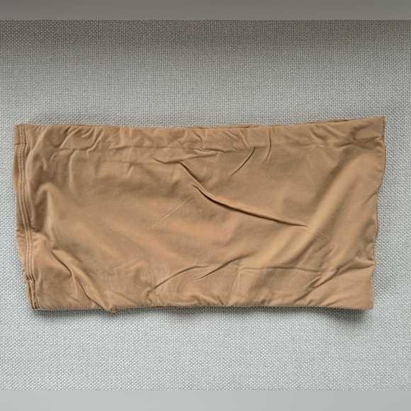 SKIMS Fits Everybody Bandeau in Ochre size 2X - Picture 9 of 10